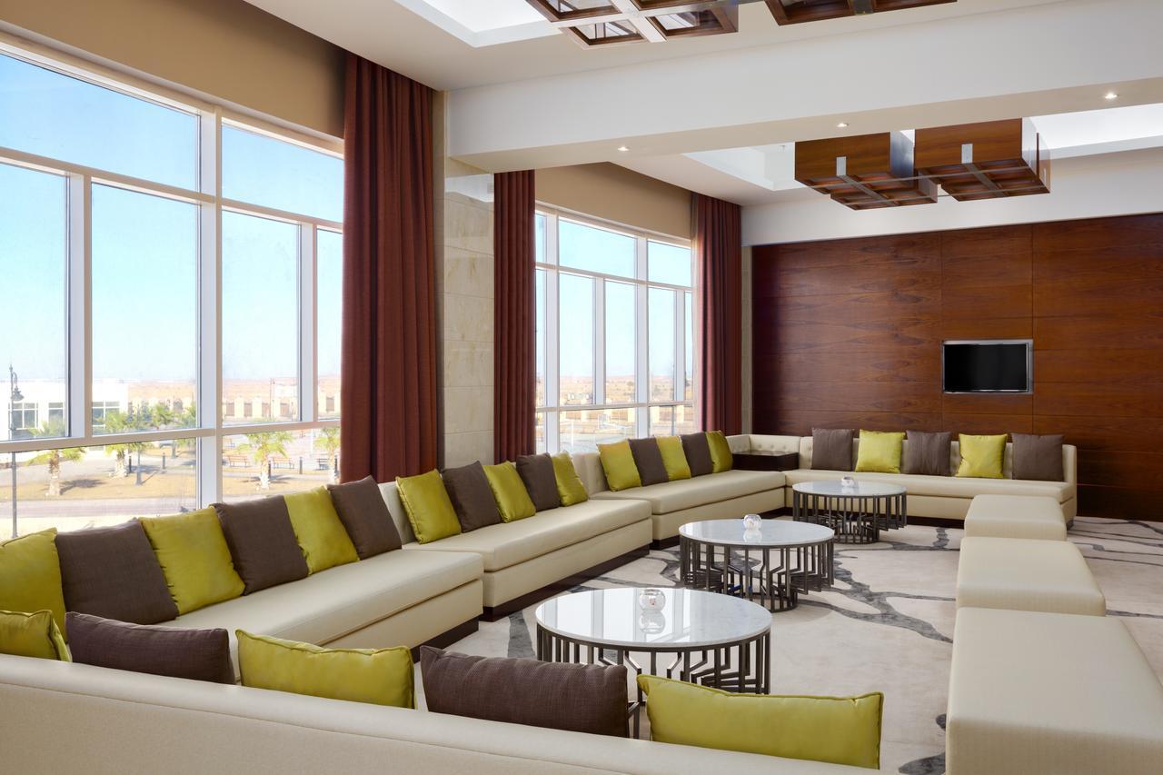 Millennium Hail Hotel Exterior foto The lounge at the airport