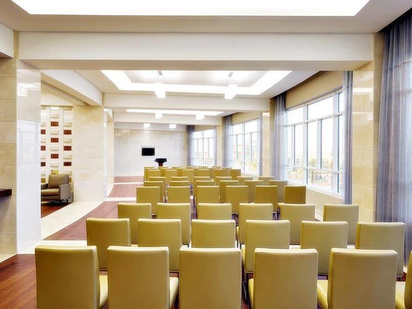 Millennium Hail Hotel Exterior foto Meeting room
